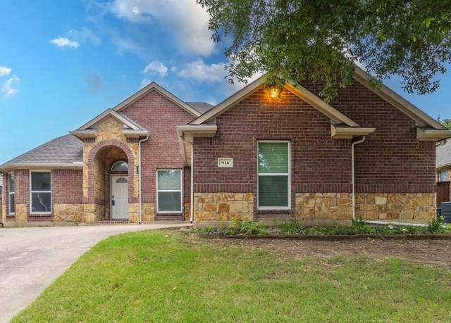 Property at 916 Jasper Ln, Mckinney, TX 75071, 3 beds, 2 baths