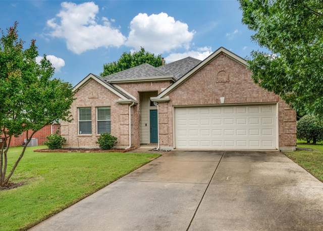 Property at 3901 Luck Hole Dr, Denton, TX 76210, 3 beds, 2 baths