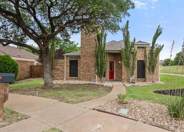 Property at 4056 La Costa Ct, Irving, TX 75038, 3 beds, 2 baths