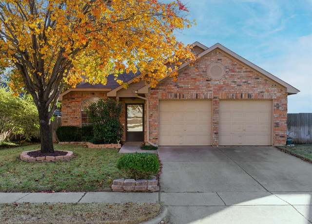 Property at 8812 Mystic Trl, Fort Worth, TX 76118, 3 beds, 2 baths