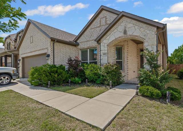 Property at 6912 Willow Wood St, Rowlett, TX 75089, 3 beds, 2 baths