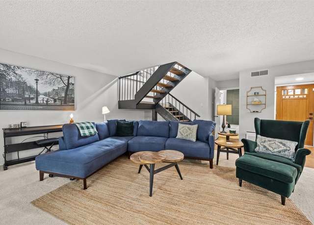 Property at 10607 Hillpoint Dr, Dallas, TX 75238, 3 beds, 2 baths