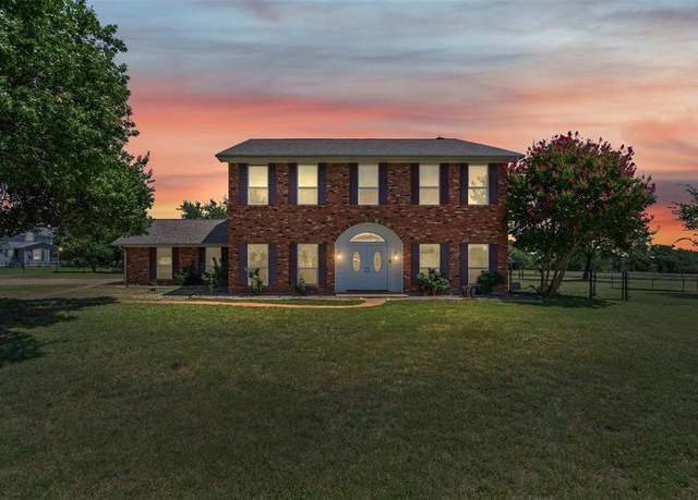 Property at 105 Country Green Ct, Weatherford, TX 76087, 4 beds, 3.5 baths