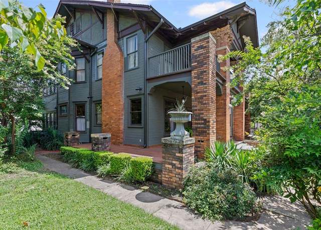 Property at 4606 E Side Ave, Dallas, TX 75226, 4 beds, 3 baths