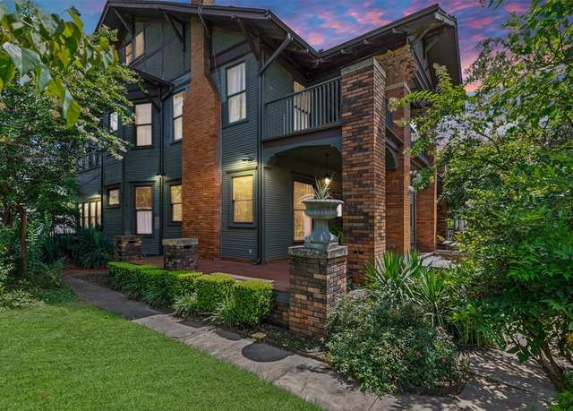 Property at 4606 E Side Ave, Dallas, TX 75226, 4 beds, 3 baths