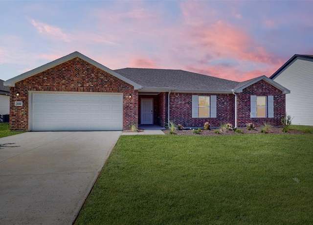 Property at 122 Cooper Dr, Cleburne, TX 76031, 3 beds, 2 baths