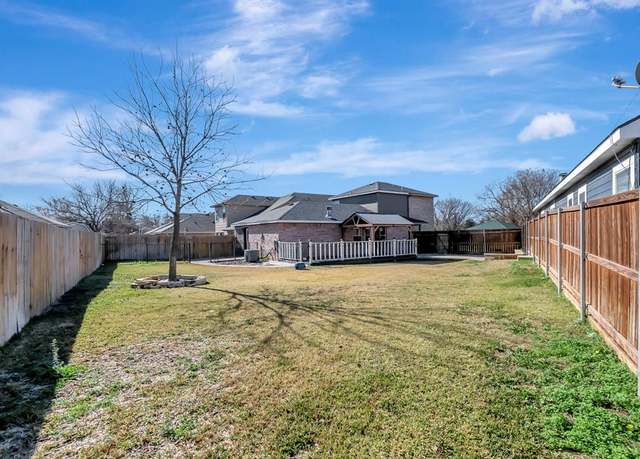 Property at 716 River Hill Ln, Fort Worth, TX 76114, 4 beds, 2.5 baths
