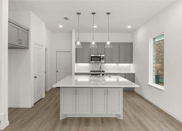 Property at 1114 Bexar Ln, Plano, TX 75075, 3 beds, 2.5 baths