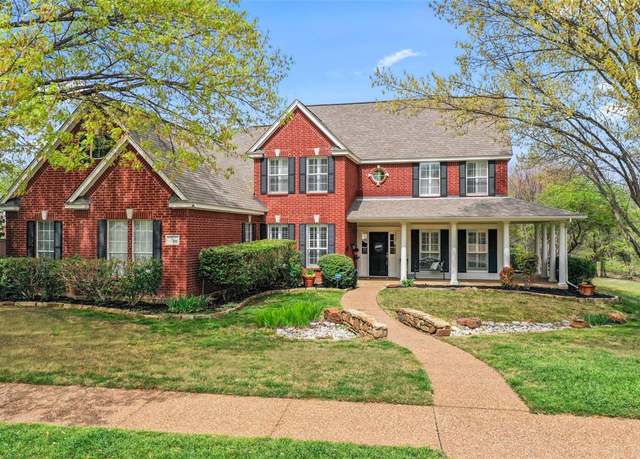 Property at 310 Skyline Dr, Trophy Club, TX 76262, 4 beds, 3.5 baths
