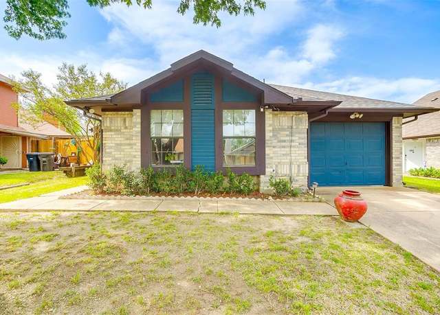 Property at 10125 Leatherwood Dr, Fort Worth, TX 76108, 3 beds, 2 baths