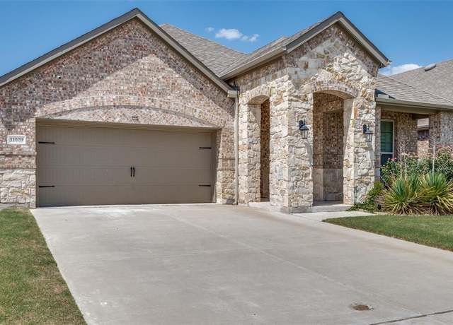 Property at 11009 Ranchera Dr, Aubrey, TX 76227, 3 beds, 2 baths