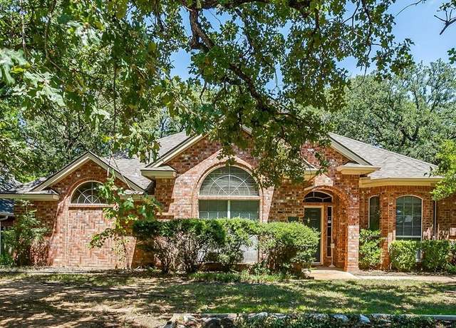 Property at 617 Parkridge Blvd, Burleson, TX 76028, 3 beds, 2 baths