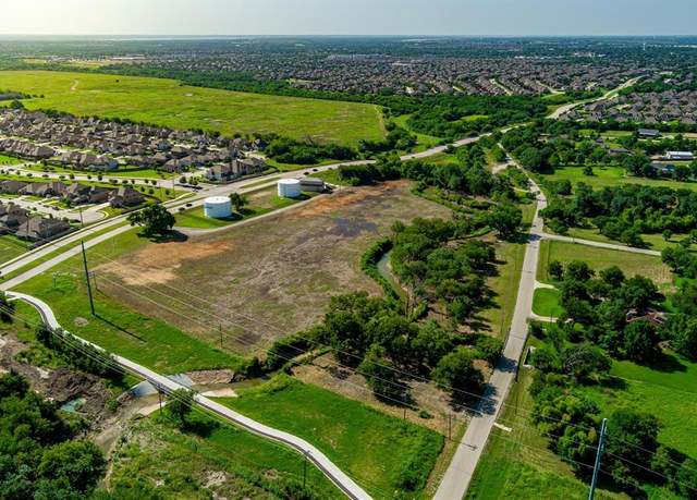 Property at 402 S Maxwell Creek Rd, Murphy, TX 75094