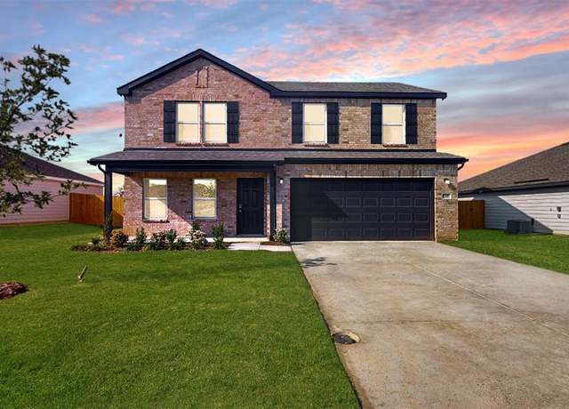 Property at 120 Cooper Dr, Cleburne, TX 76031, 4 beds, 3 baths