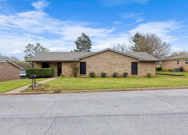 Property at 3014 Jennifer Ave, Denison, TX 75020, 4 beds, 2 baths