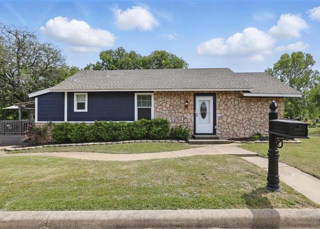 Property at 2000 Macie Ave, Fort Worth, TX 76106, 3 beds, 2 baths
