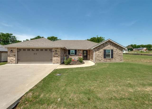 Property at 211 Hilltop Cir, Blue Ridge, TX 75424, 4 beds, 2 baths