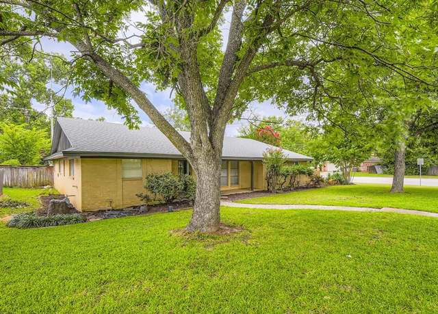 Property at 7400 Yolanda Dr, Fort Worth, TX 76112, 4 beds, 2 baths
