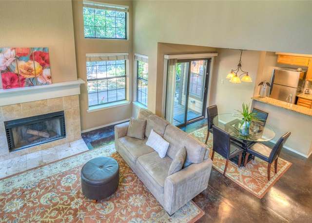 Property at 422 Santa Fe Trl #11, Irving, TX 75063, 2 beds, 2.5 baths