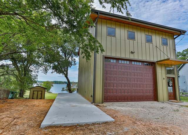 Property at 78 Park Ln, Gainesville, TX 76240, 2 beds, 2 baths