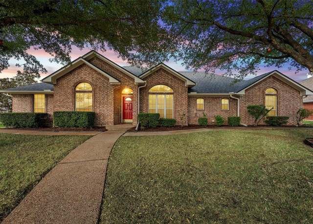 Property at 1221 Darbyton Dr, Hewitt, TX 76643, 4 beds, 2.5 baths