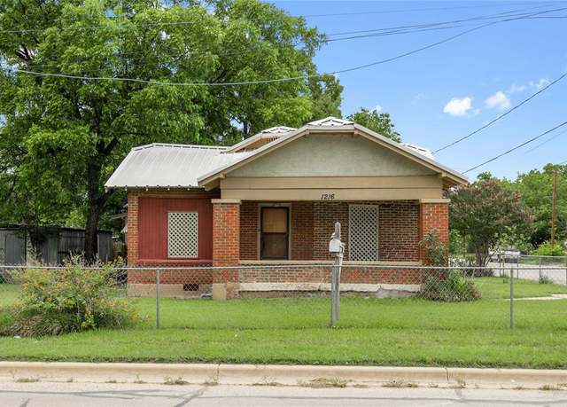 Property at 1216 3rd St, Brownwood, TX 76801, 3 beds, 1 bath
