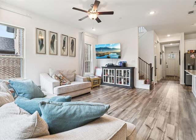 Property at 4506 English Maple Dr, Arlington, TX 76005, 3 beds, 2.5 baths