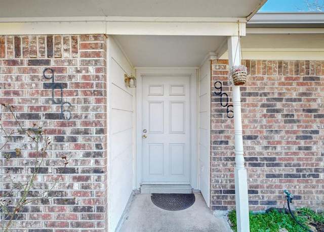 Property at 906 High Country Dr, Garland, TX 75041, 3 beds, 2 baths