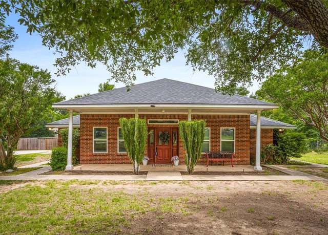 Property at 230 Holder Trl, Mckinney, TX 75071, 5 beds, 2 baths