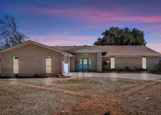 Property at 4412 Starlight Dr, Haltom City, TX 76117, 4 beds, 2.5 baths