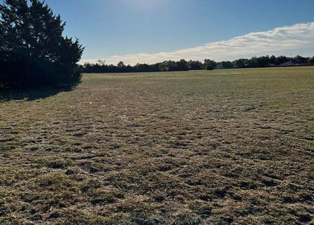 Property at 601 W Wintergreen Rd, Desoto, TX 75115