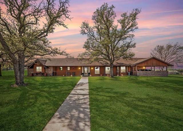 Property at 911 Mcvoid Rd, Springtown, TX 76082, 3 beds, 2 baths