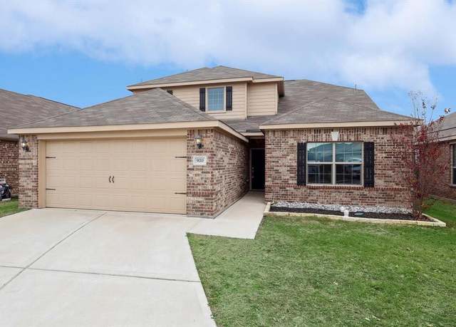 Property at 920 First St, Sanger, TX 76266, 4 beds, 2.5 baths