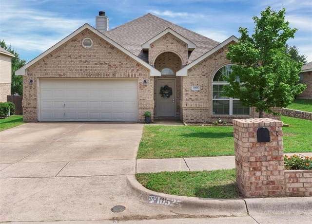 Property at 10525 N Haven Dr, Benbrook, TX 76126, 4 beds, 2 baths