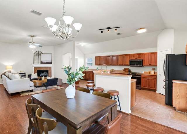 Property at 10525 N Haven Dr, Benbrook, TX 76126, 4 beds, 2 baths