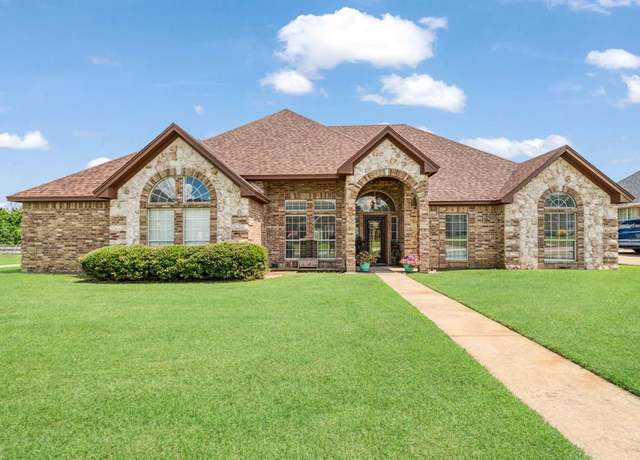 Property at 3630 Darnell Dr, Paris, TX 75462, 4 beds, 2.5 baths