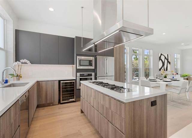 Property at 4959 Lexington Ct, Dallas, TX 75206, 3 beds, 3.5 baths