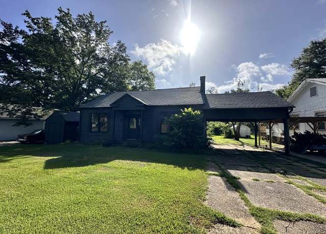 Property at 337 Jefferson St, Mansfield, LA 71052, 5 beds, 2 baths