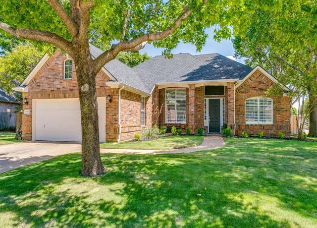 Property at 2905 Broadmoor Ln, Flower Mound, TX 75022, 4 beds, 2 baths
