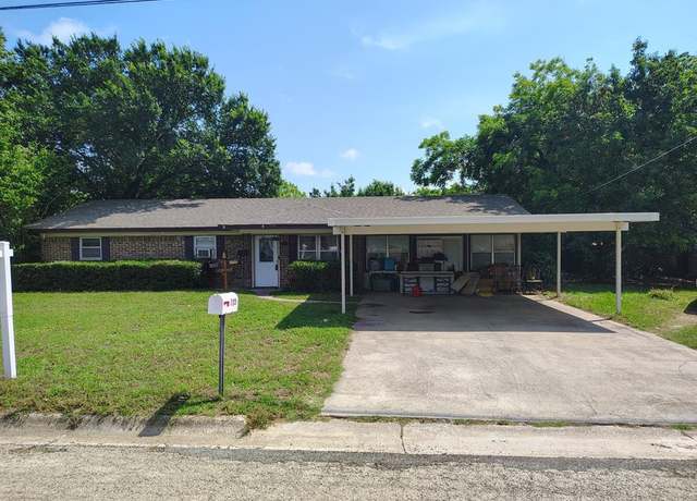 Property at 705 Pillar St, Bowie, TX 76230, 4 beds, 1.5 baths