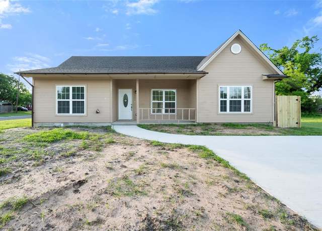 Property at 815 E Collin St, Corsicana, TX 75110, 3 beds, 2 baths