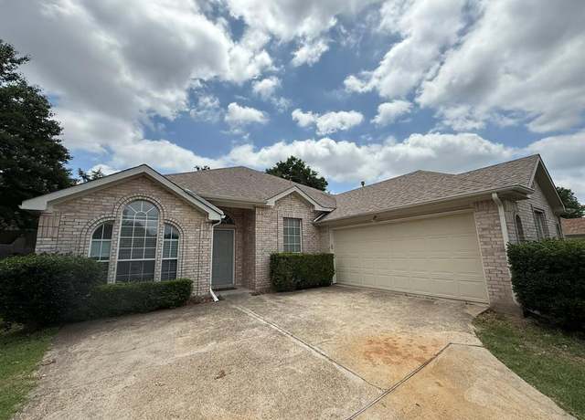 Property at 522 Jeff Grimes Blvd, Desoto, TX 75115, 3 beds, 2 baths