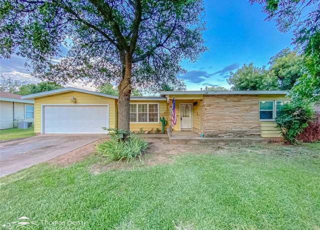 Property at 833 Amherst Dr, Abilene, TX 79603, 3 beds, 2 baths