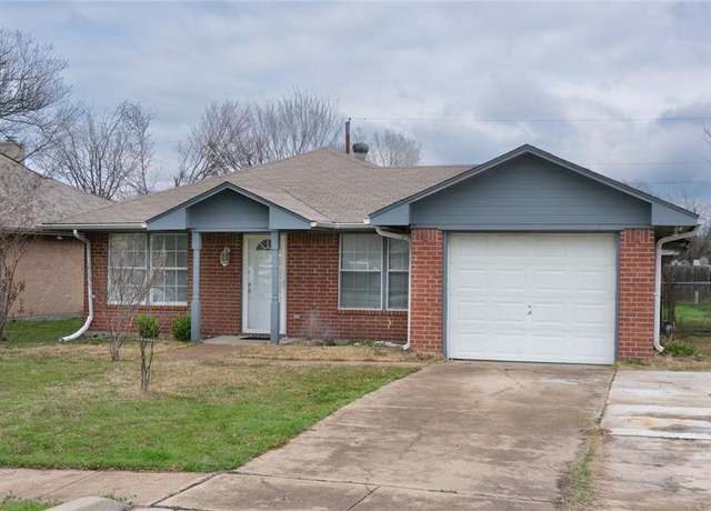Property at 617 E Buffalo St, Forney, TX 75126, 3 beds, 1 bath