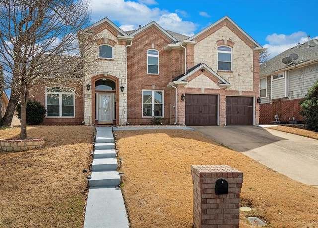 Property at 812 Forest Hollow Dr, Hurst, TX 76053, 5 beds, 3.5 baths