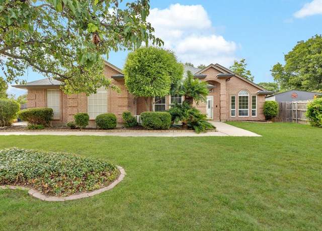 Property at 8569 Woodlake Cir, Fort Worth, TX 76179, 4 beds, 2.5 baths