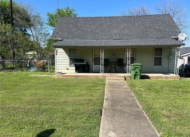 Property at 407 E Pine St, West, TX 76691, 2 beds, 1 bath