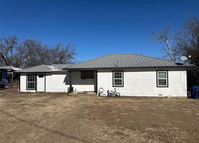 Property at 906 7th St, Brownwood, TX 76801, 3 beds, 2 baths
