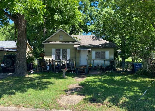 Property at 513 W Coffin St, Denison, TX 75020, 3 beds, 1 bath