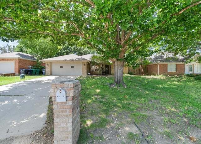 Property at 1417 Misty Hollow St, Denton, TX 76209, 3 beds, 2 baths